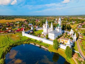 Экскурсионные туры, самостоятельные путешествия, активный отдых, прогулки, велосипедные маршруты, водные прогулки, гастрономический туризм, фестивали и праздники, туристическая инфраструктура, отели и гостиницы